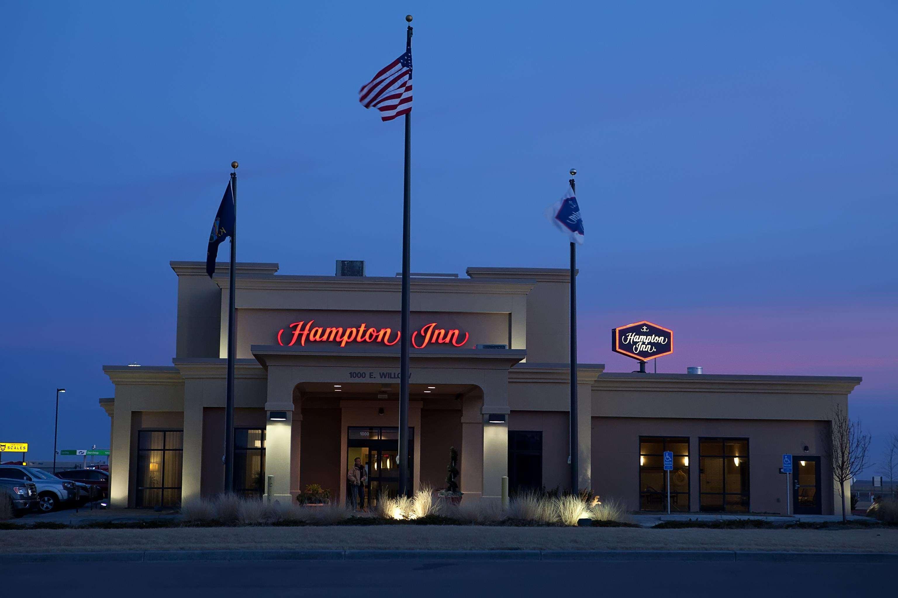 Hampton Inn Colby Exteriör bild