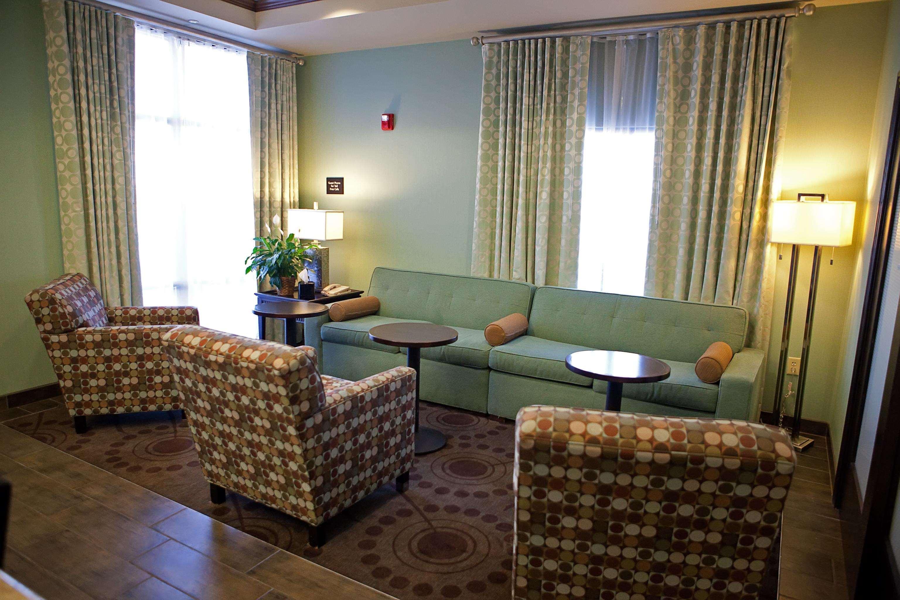Hampton Inn Colby Exteriör bild
