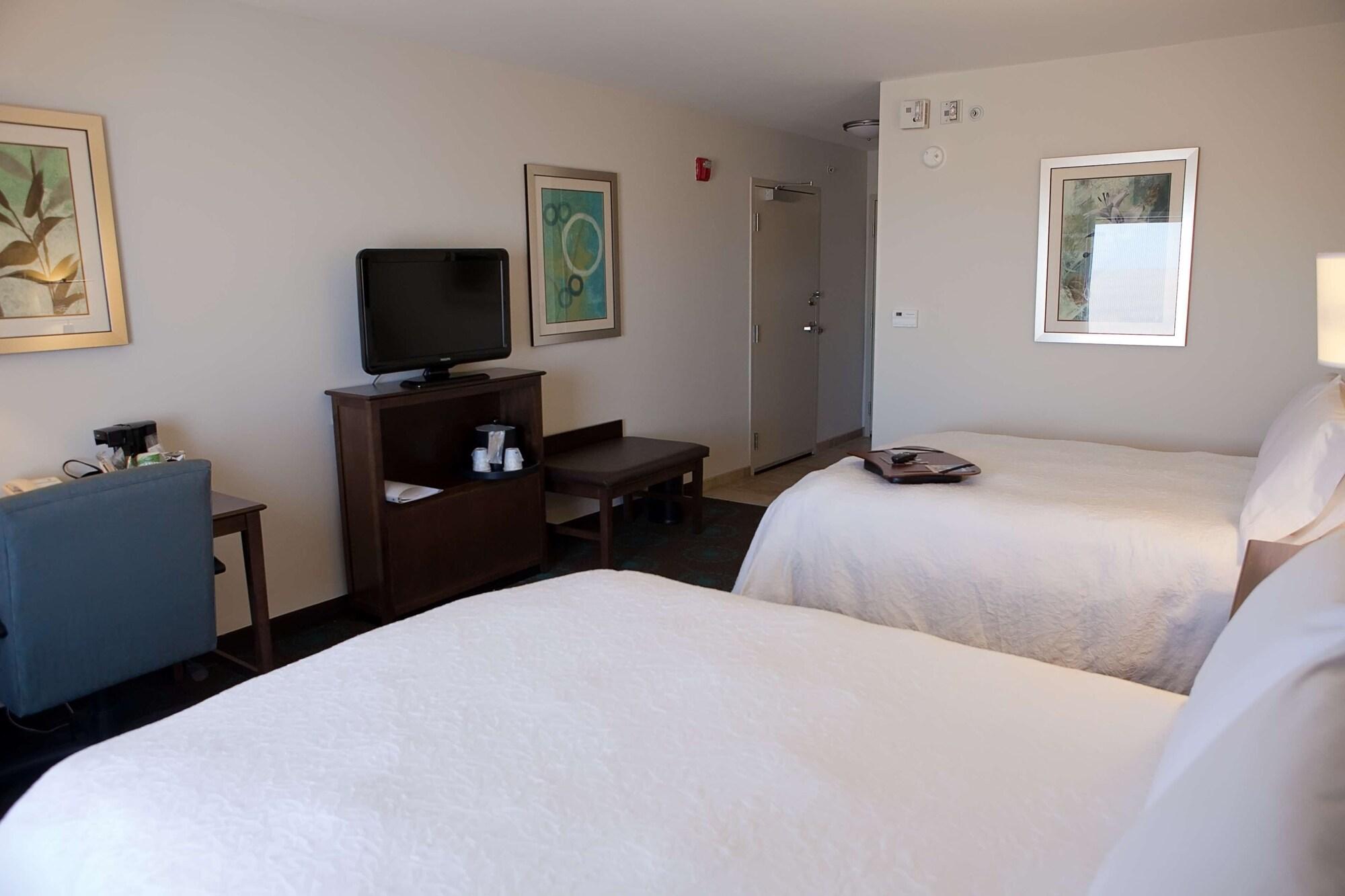 Hampton Inn Colby Exteriör bild