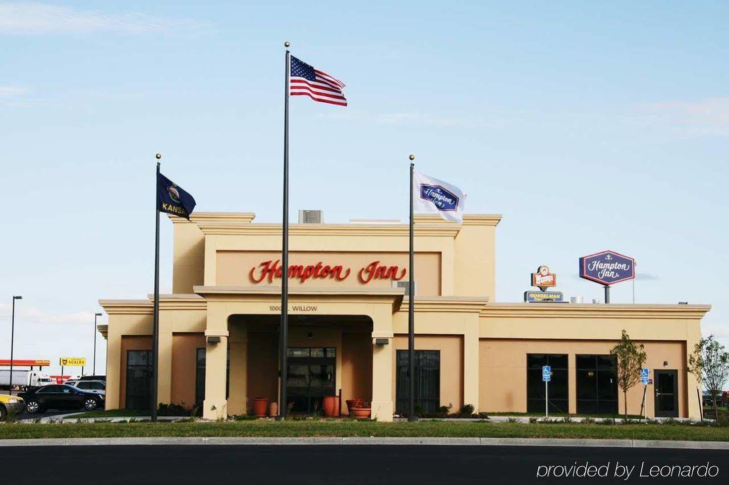 Hampton Inn Colby Exteriör bild